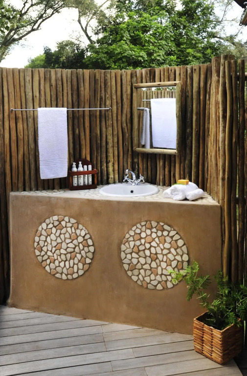 Anabezi Camp