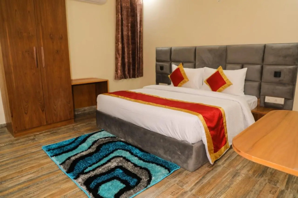 Sarla Hotel Inn