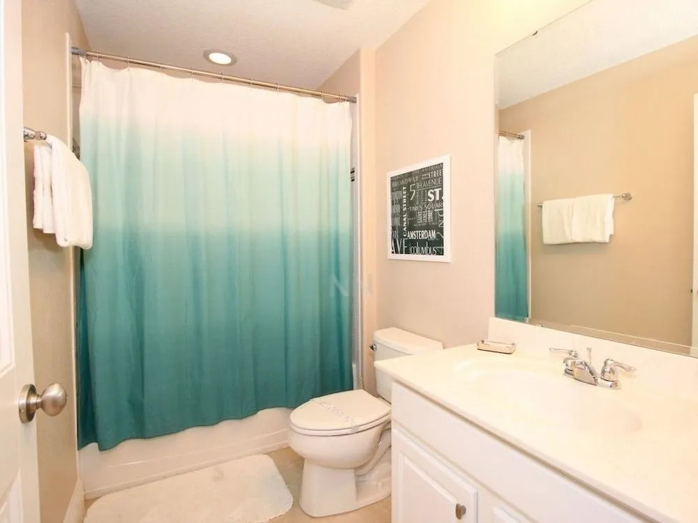 5 Bedrooms Vacation Homes by RedAwning