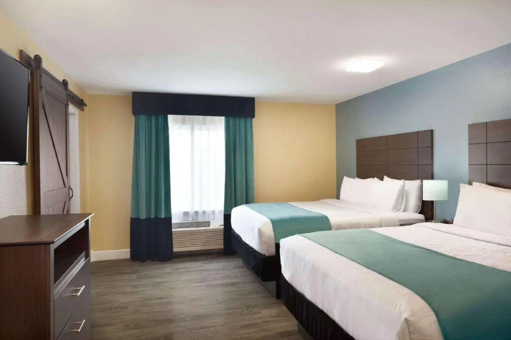 Hawthorn Suites by Wyndham St. Robert