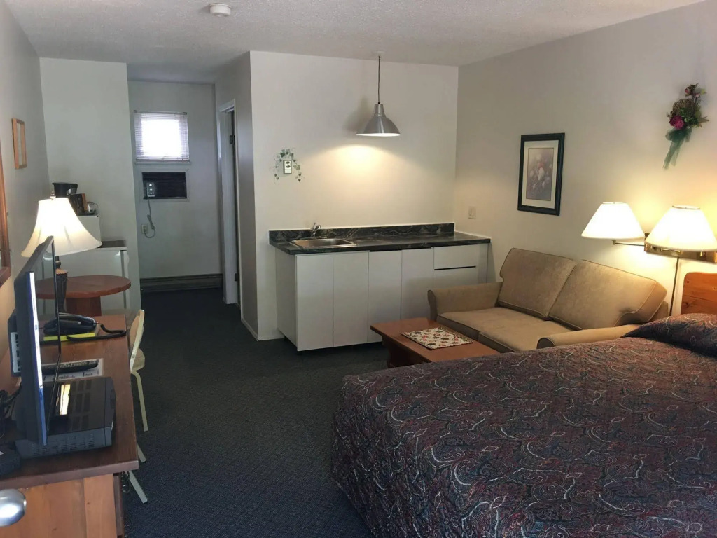 Chase Country Inn