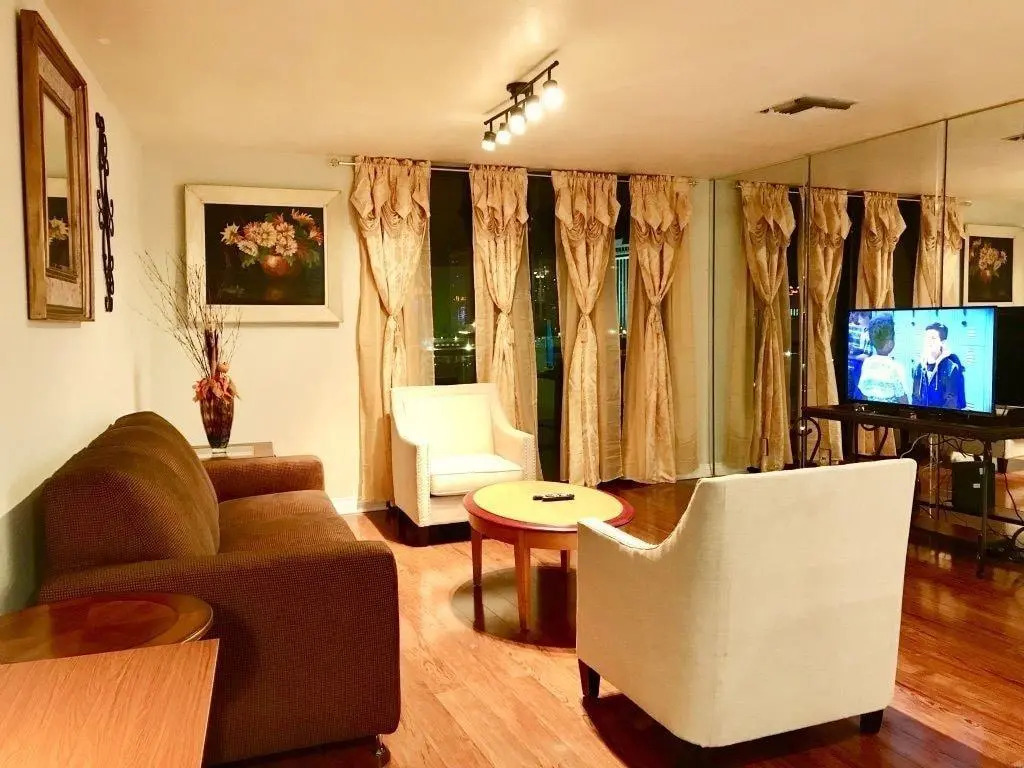 888 Convention Center 1 Bedroom Condos