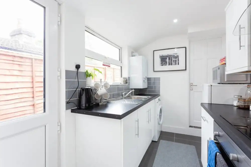 Ashton House, Luton - inhabit short stays