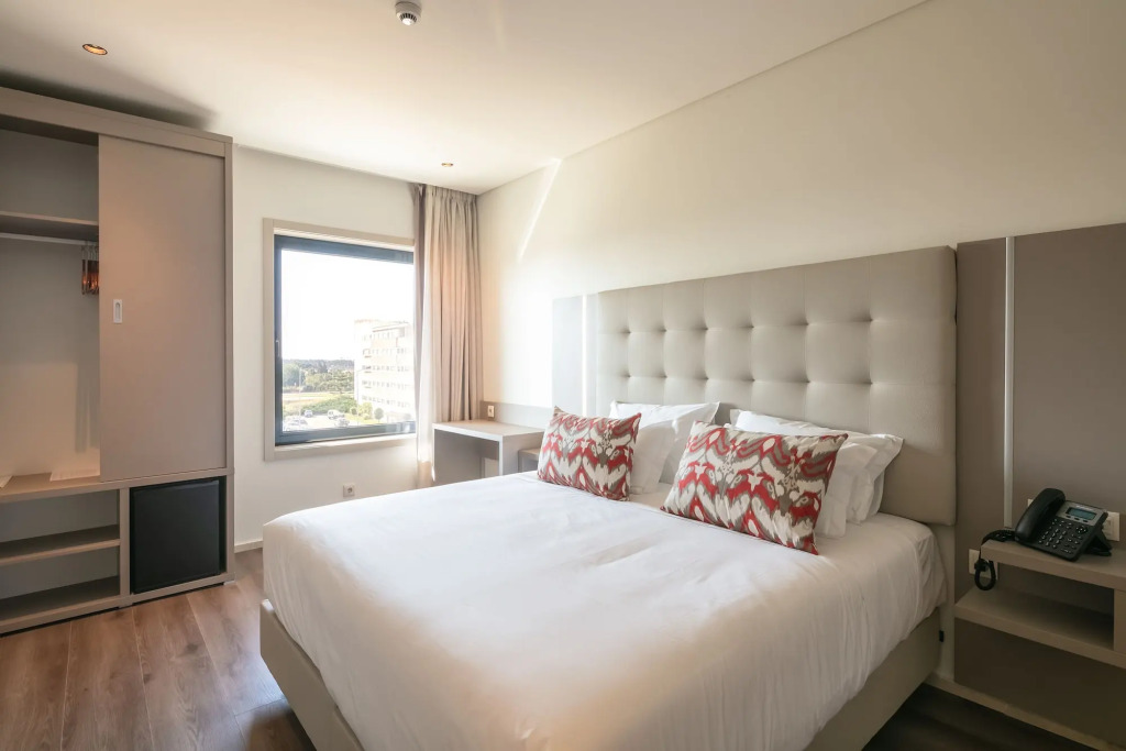 Oporto Airport & Business Hotel