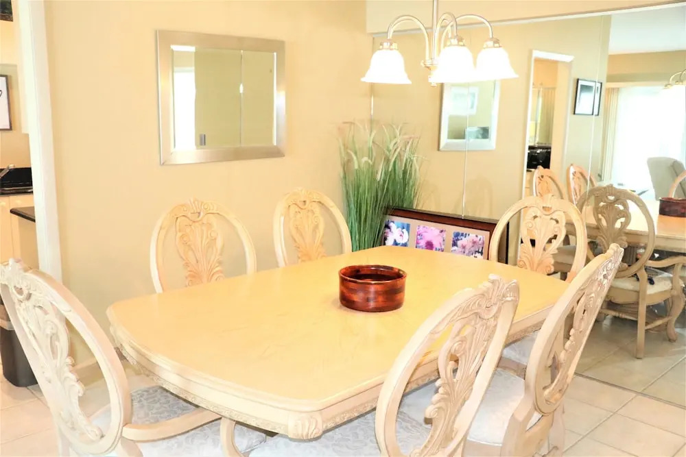 Jamaica Royale - T41 - 2 Br Condo