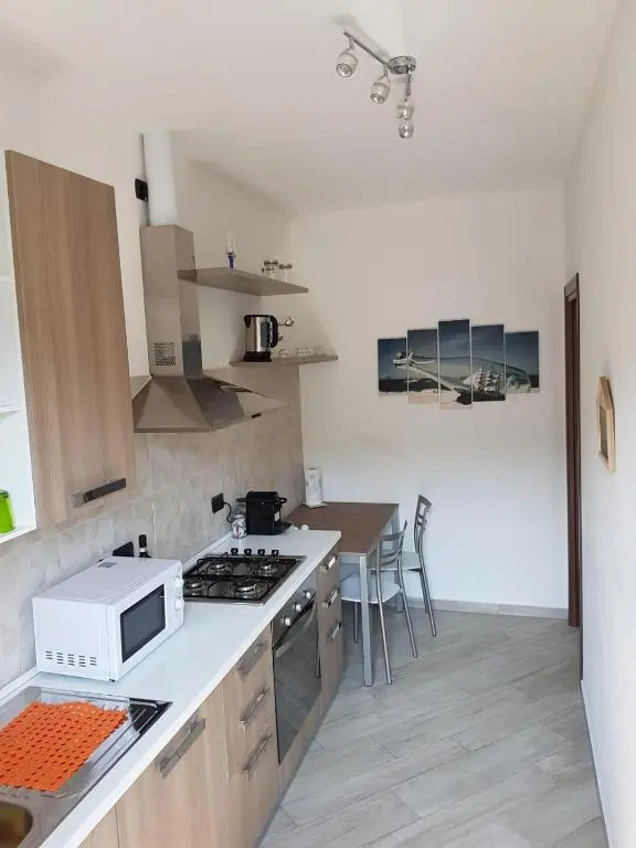 Karina House-check in H 24