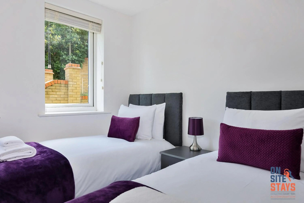 2 bed apt, en suite, Balcony, Wifi, 2 x parking