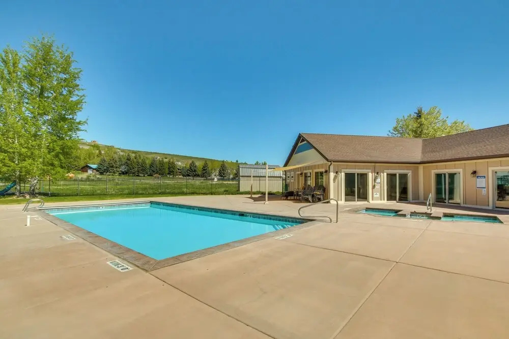 Luxe Retreat w/ Theater Room: Walk to Bear Lake!