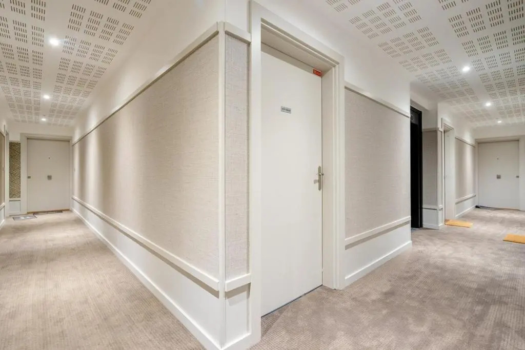 3 p 60 M2 Lesapparts Paris-Clichy terrasse équipée et wifi gratuit