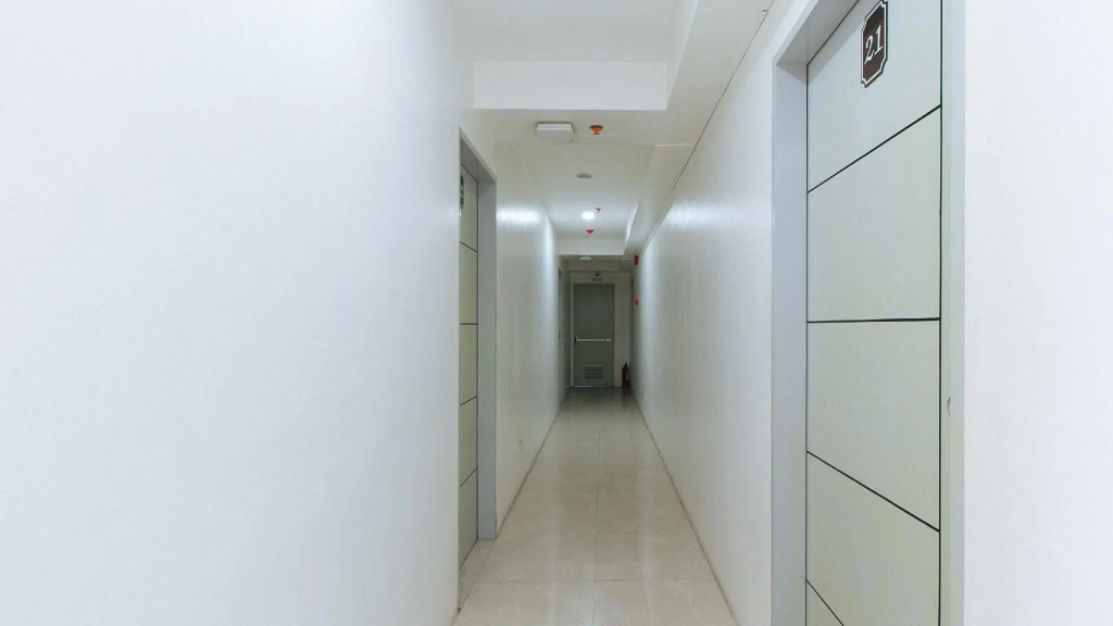 RedDoorz near SM Bicutan