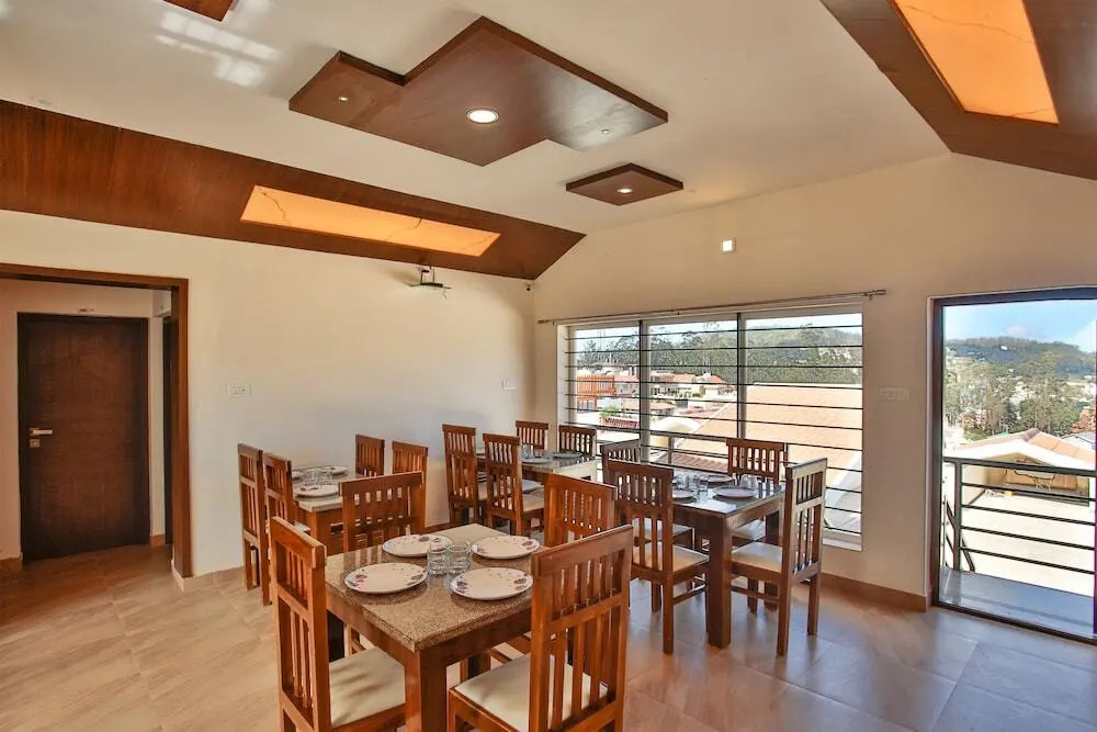 FabHotel SRJs Thaneesh Southwick