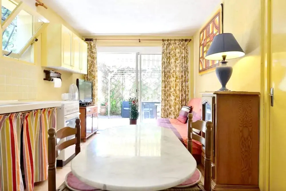 Apartment With one Bedroom in Fréjus, With Enclosed Garden and Wifi