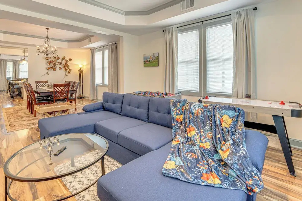 Outdoor Oasis: 2 Mi to Downtown Dallas & Venues!