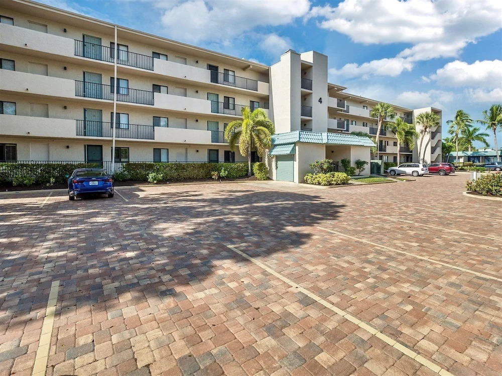 Loggerhead Cay by Dream Vacation Rentals