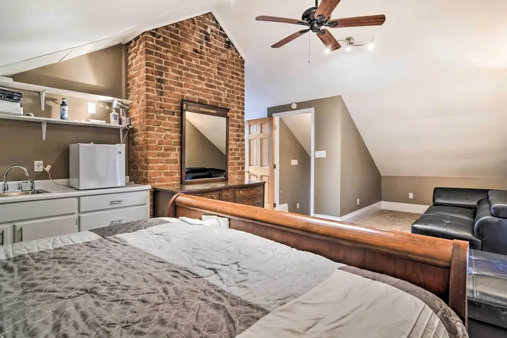 Stylish Vicksburg Apt w/ Porch - 2 Mi to Casino!