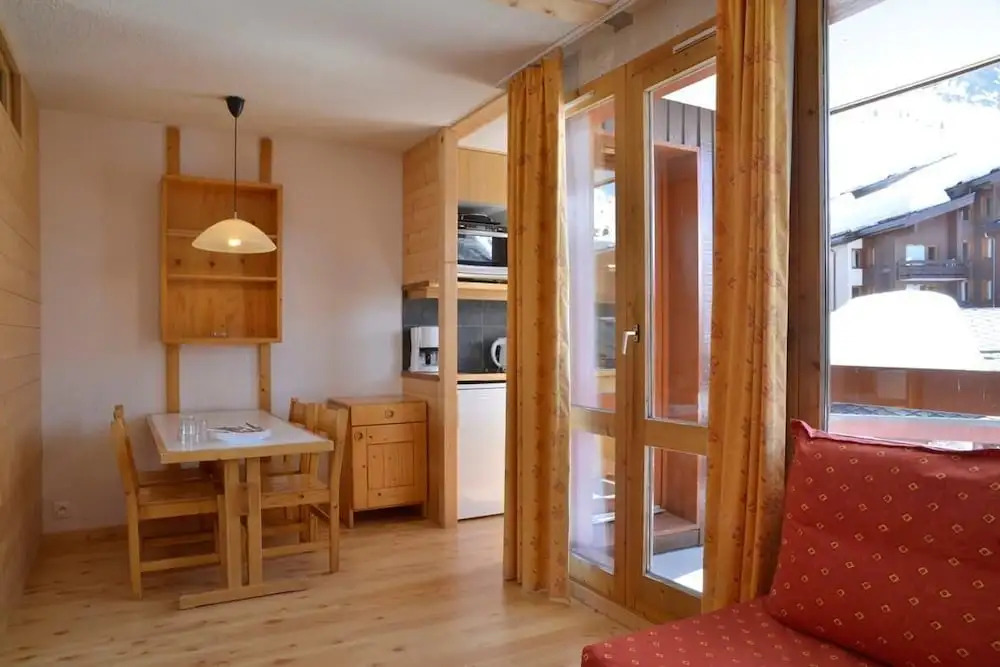 Belle Plagne Studio for 4 People of 28 Mâ², Located in the Resort Center Be541