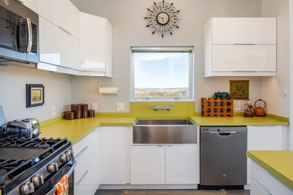 Las Alas Del Sol- A Desert Architectural Gem 2 Bedroom Home by RedAwning