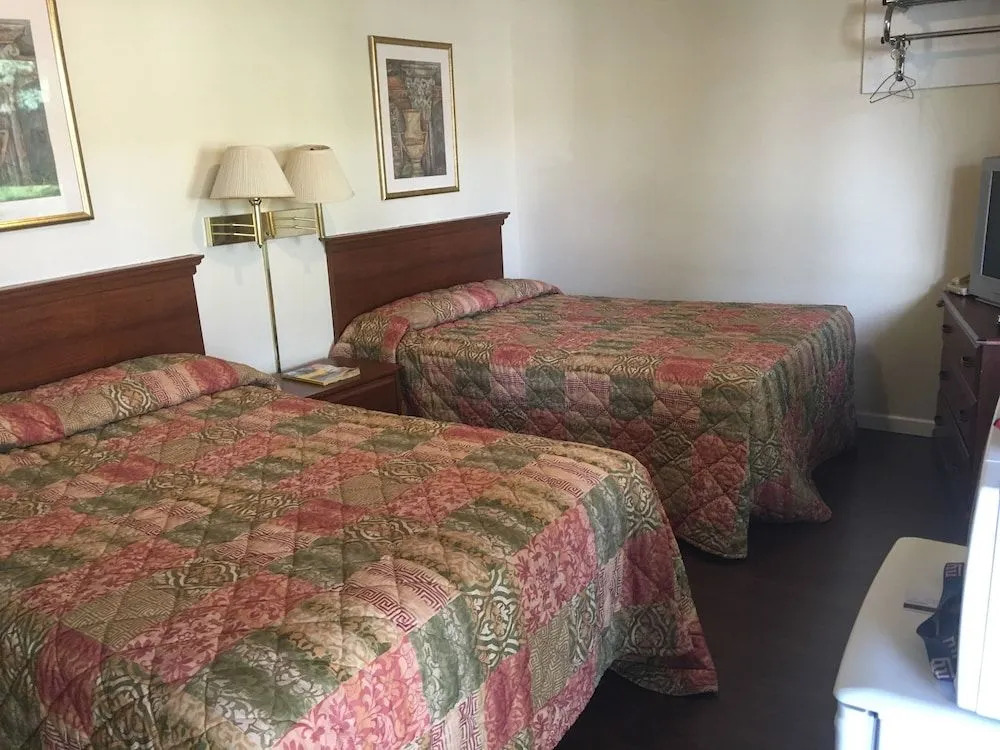 Maple leaf motel