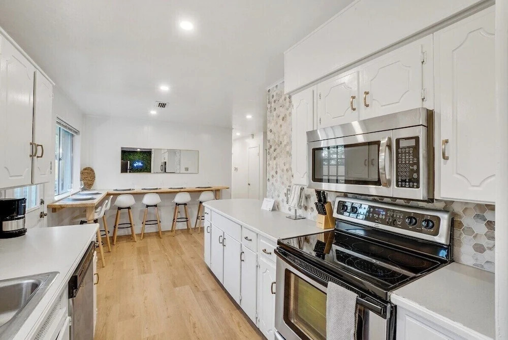 4BR 2B Home With Pool, Hot Tub, Fire Pit