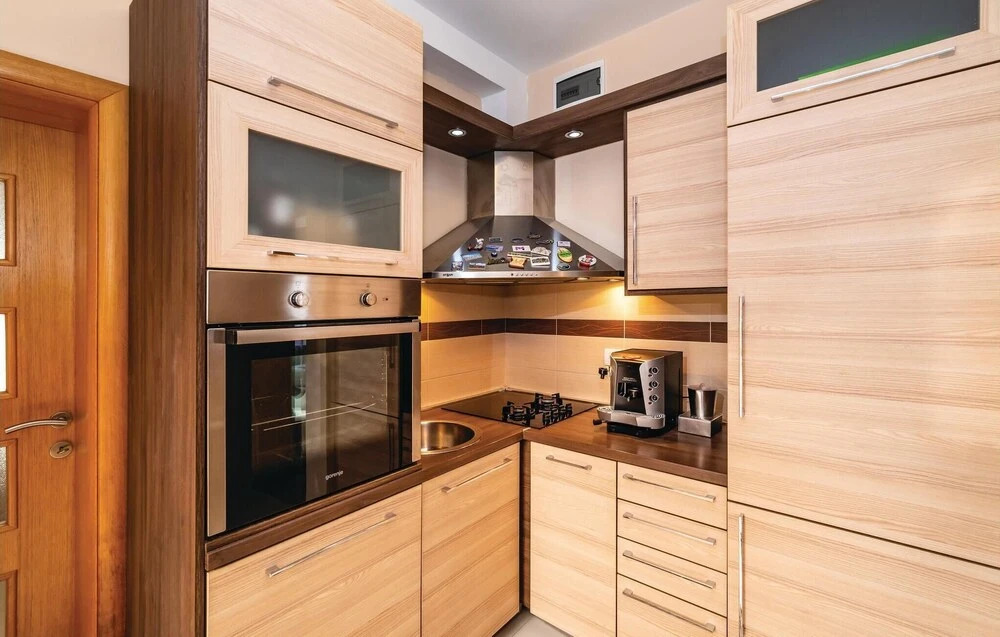 Stunning Home in Rovanjska With Wifi and 6 Bedrooms