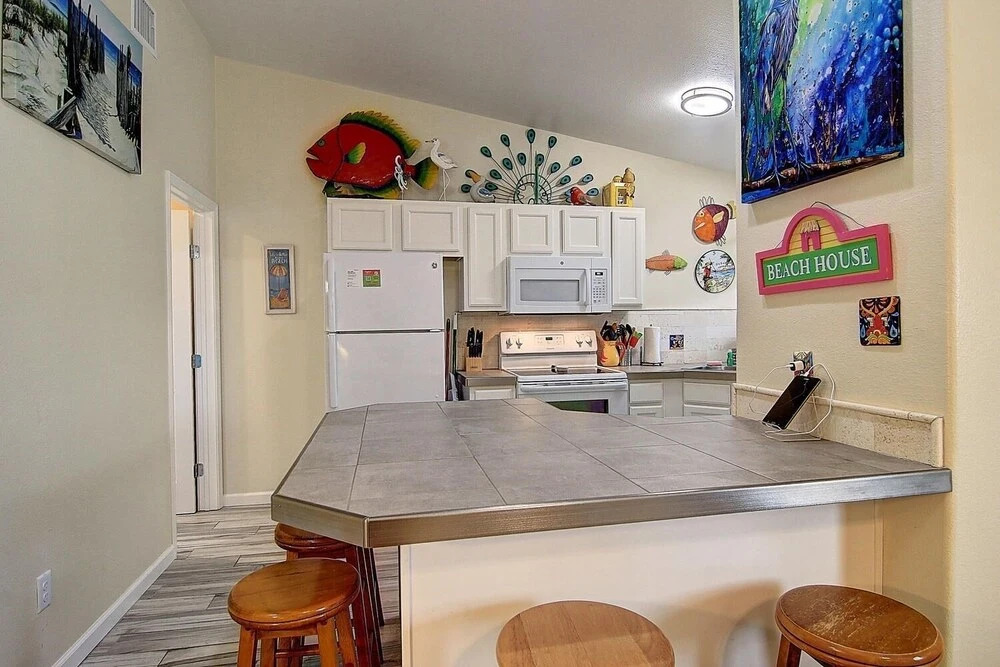 Costa Del Ray #1 2 Bedroom Condo by Redawning