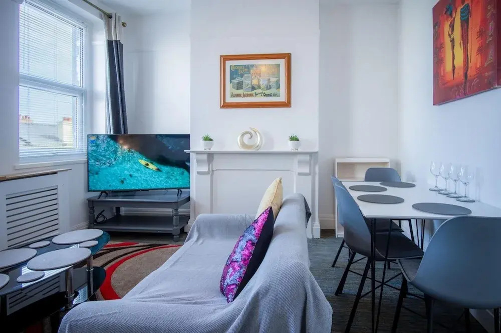Skyfall - 2 Bedroom Apartment - Milford Haven