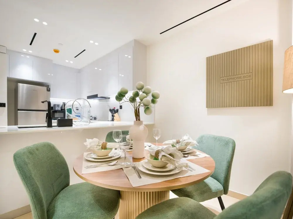 Easygo- Stylish 1bdr Binghatti Corner