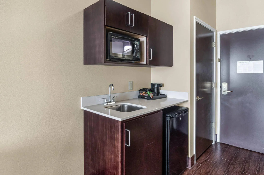 Comfort Suites Odessa near University
