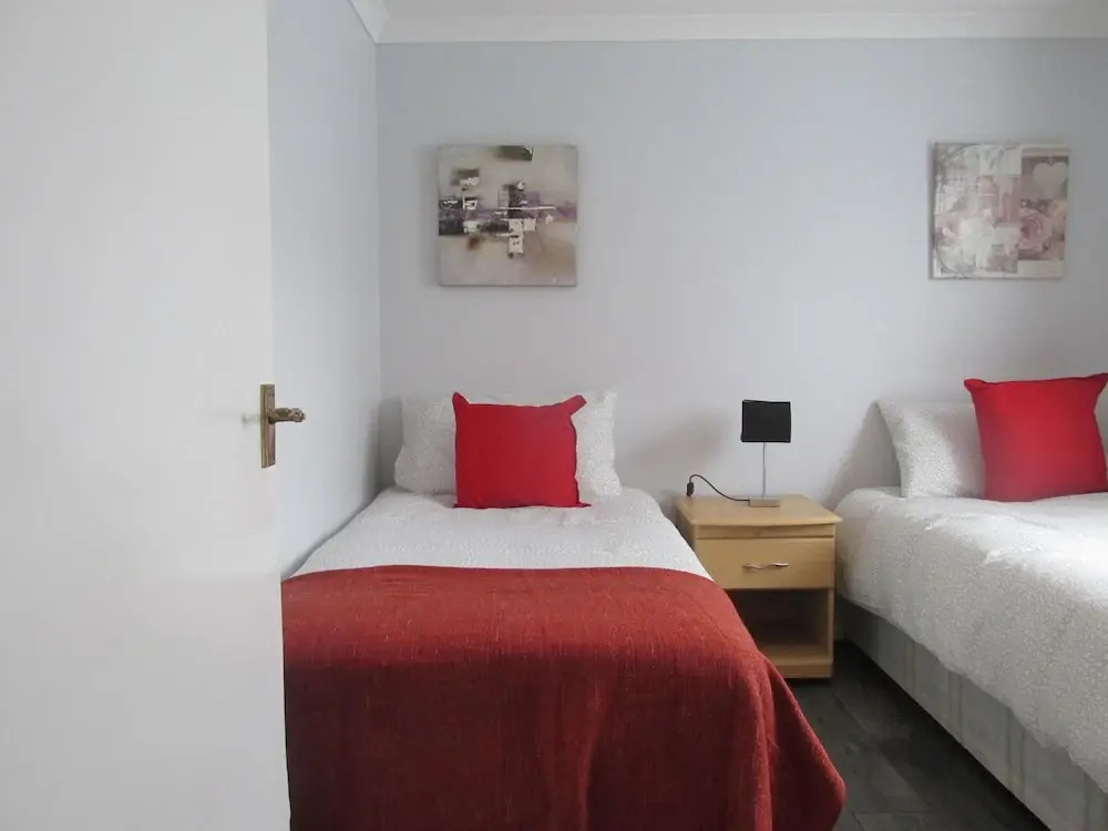 Chelsea House-Huku Kwetu Dunstable-3 Bedroom House-Garden-Free Wifi-Private parking