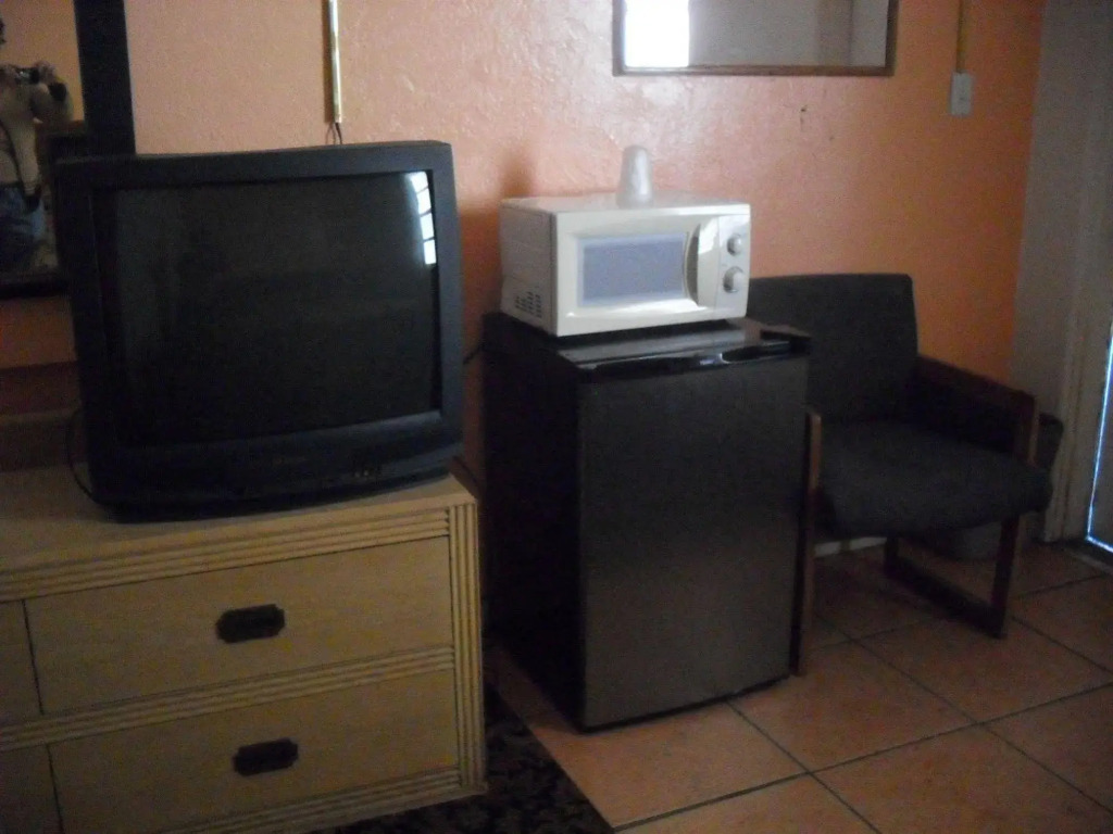 Shore Winds Motel