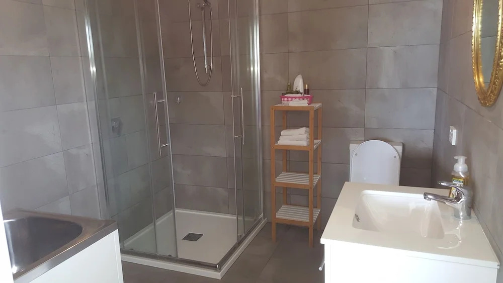 Applebay Guest House
