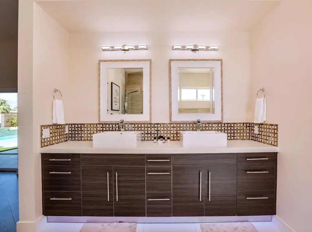 N Sunrise Home 4 Bedrooms 3 Bathrooms Home