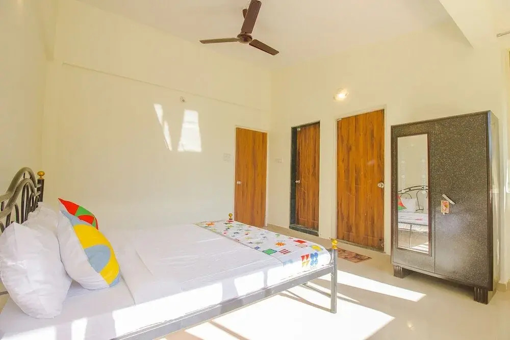 Home Spacious 3BHK By OYO Rooms