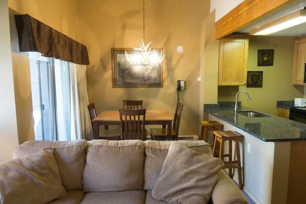 River Mtn Lodge E307