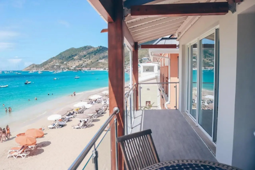 TIKI Studio with water front terrace at Grand Case