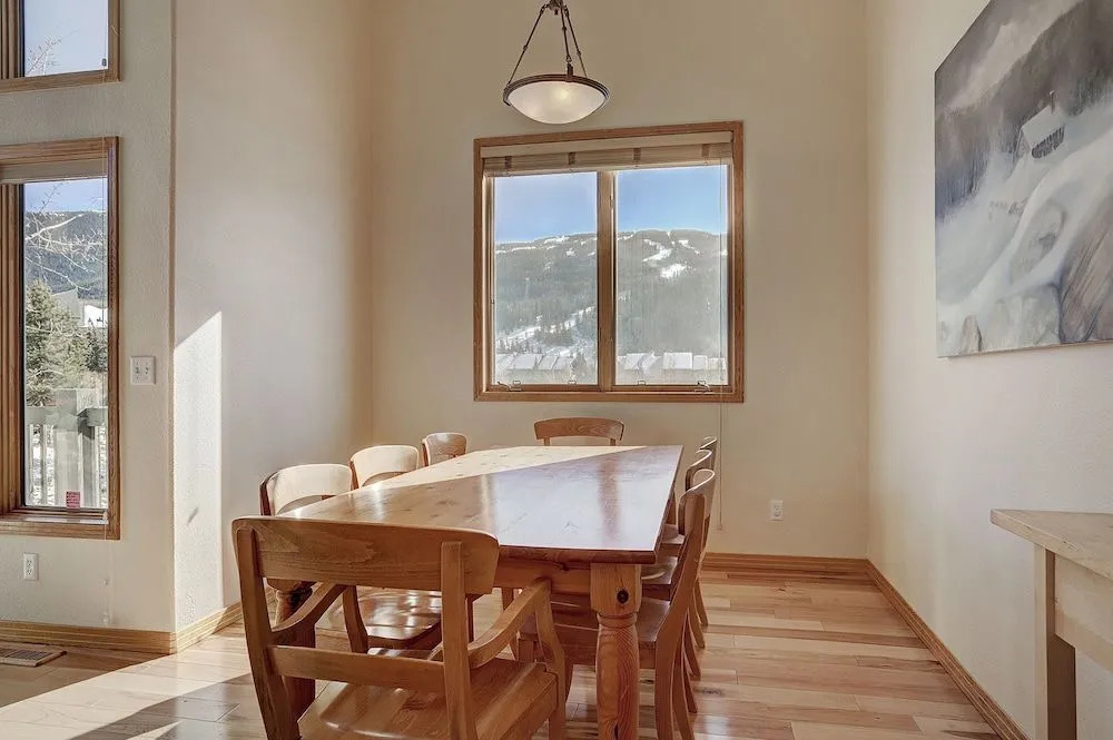 130 Meisel Drive 4 Bedroom Townhouse by RedAwning
