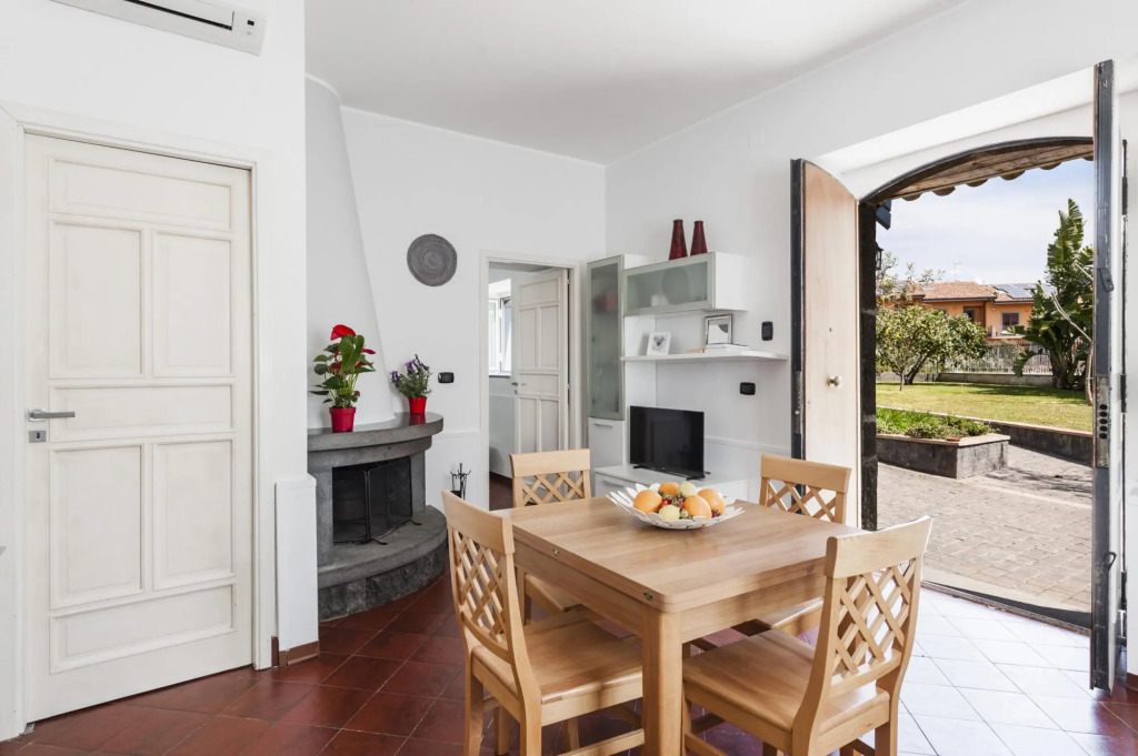 City Cottage With Garden and Pool by Wonderful Italy