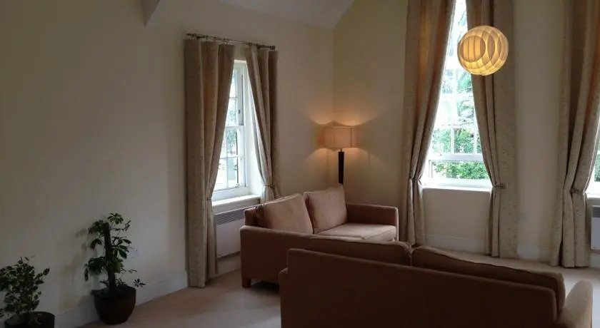 18 Worsley Court