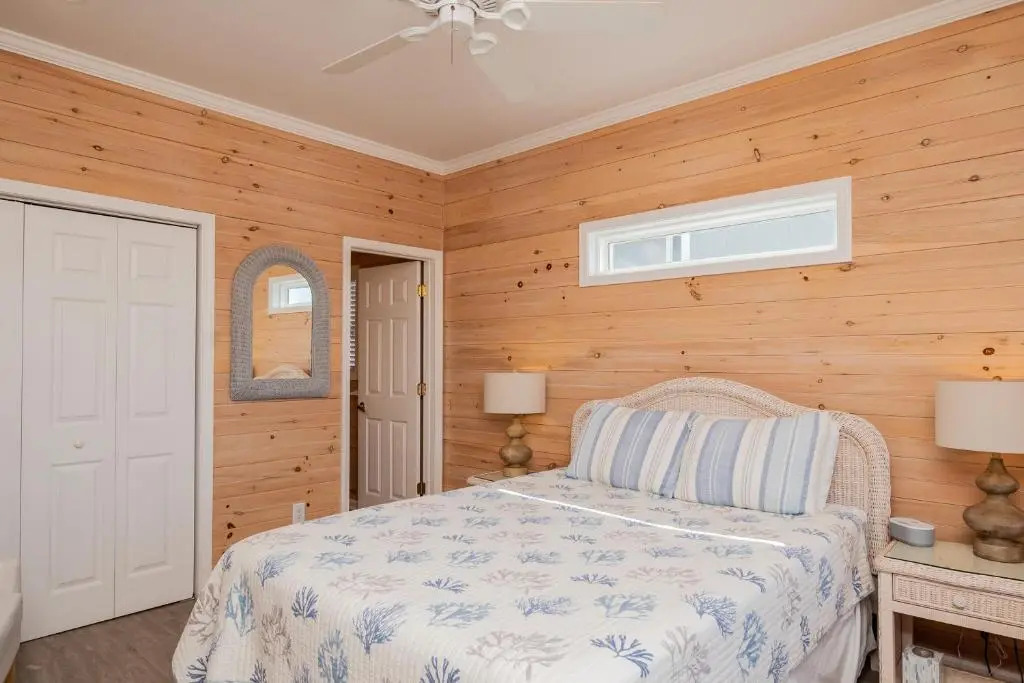 Casa Bianca by Oak Island Accommodations