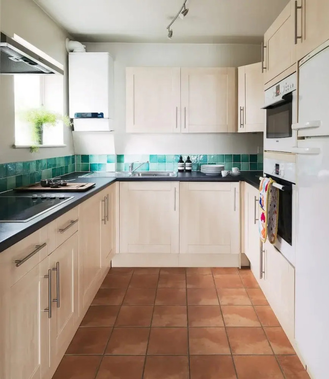 Colourful House 3 Bed Apt - Notting Hill
