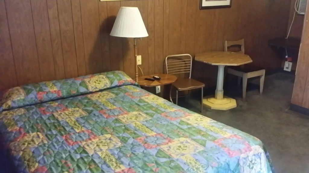 Rainbow Motel