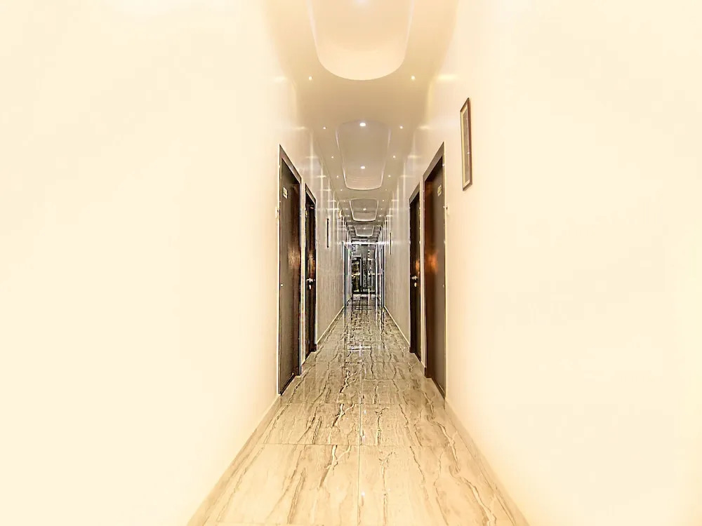 OYO 9242 Le-Leisure Hotel