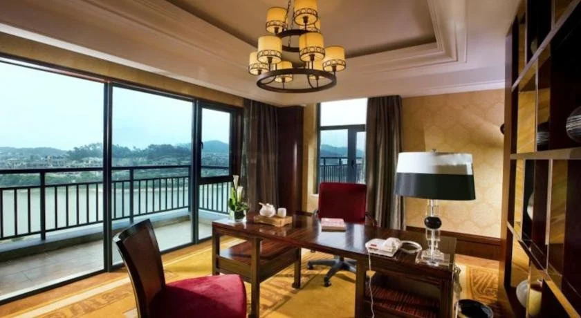 Hangzhou Linan Wonderland Hotel