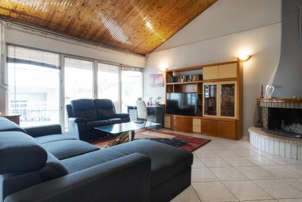 Lovely 150sqm maisonette with an attic in Larissa