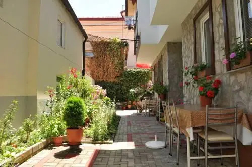 Chanovi Apartments