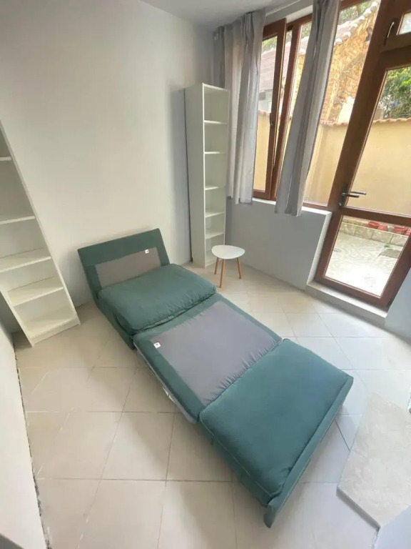 Top Center 2-BR Apartment with lovely Outdoor Area