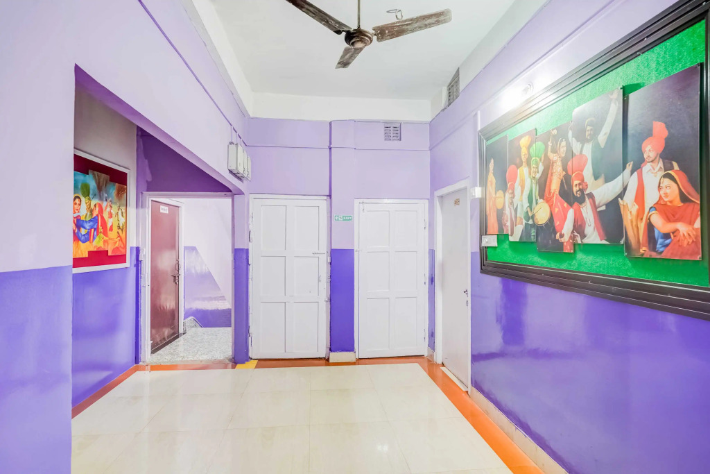 Collection O SNT Bus Terminal Siliguri