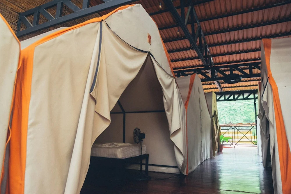 Habitat Surf Glamp