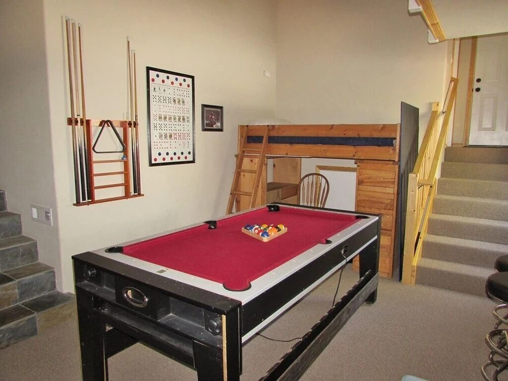 100 Cedar Hideaway Home