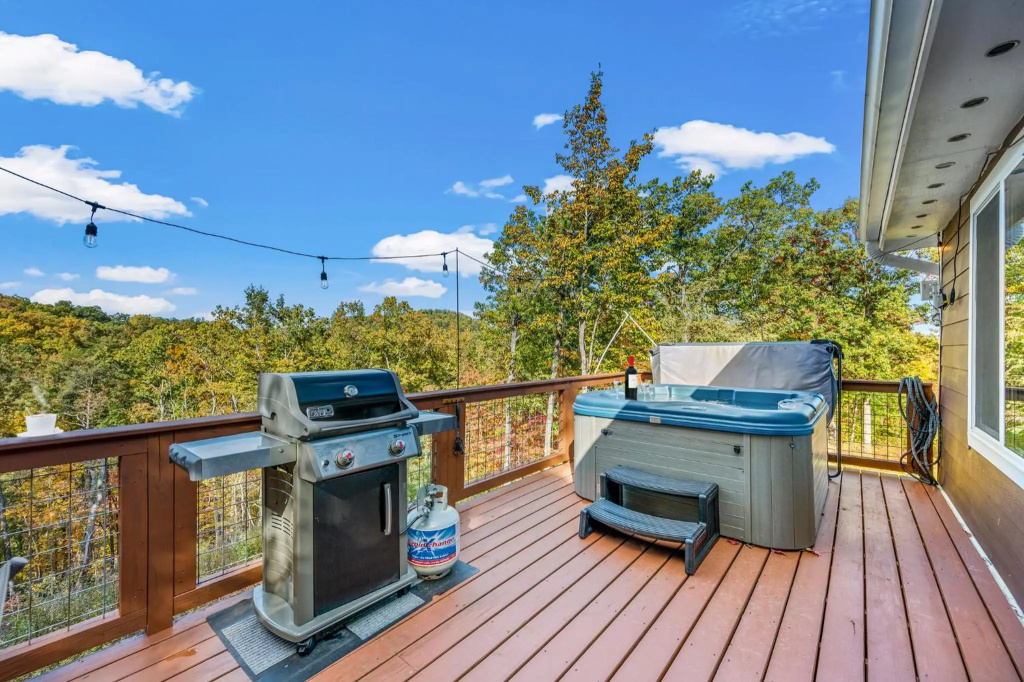 Hot Tub - Filtered Water - 6 acres - Grill - Mt View Cabin